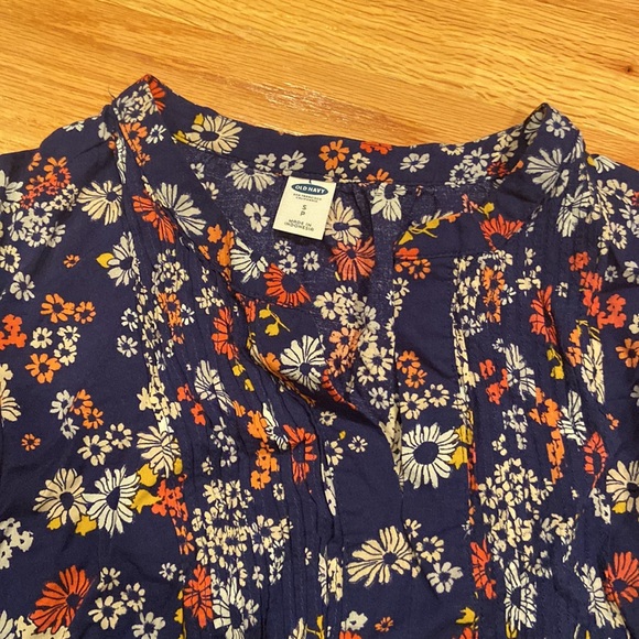 Old Navy Floral Peasant Top - Picture 3 of 4